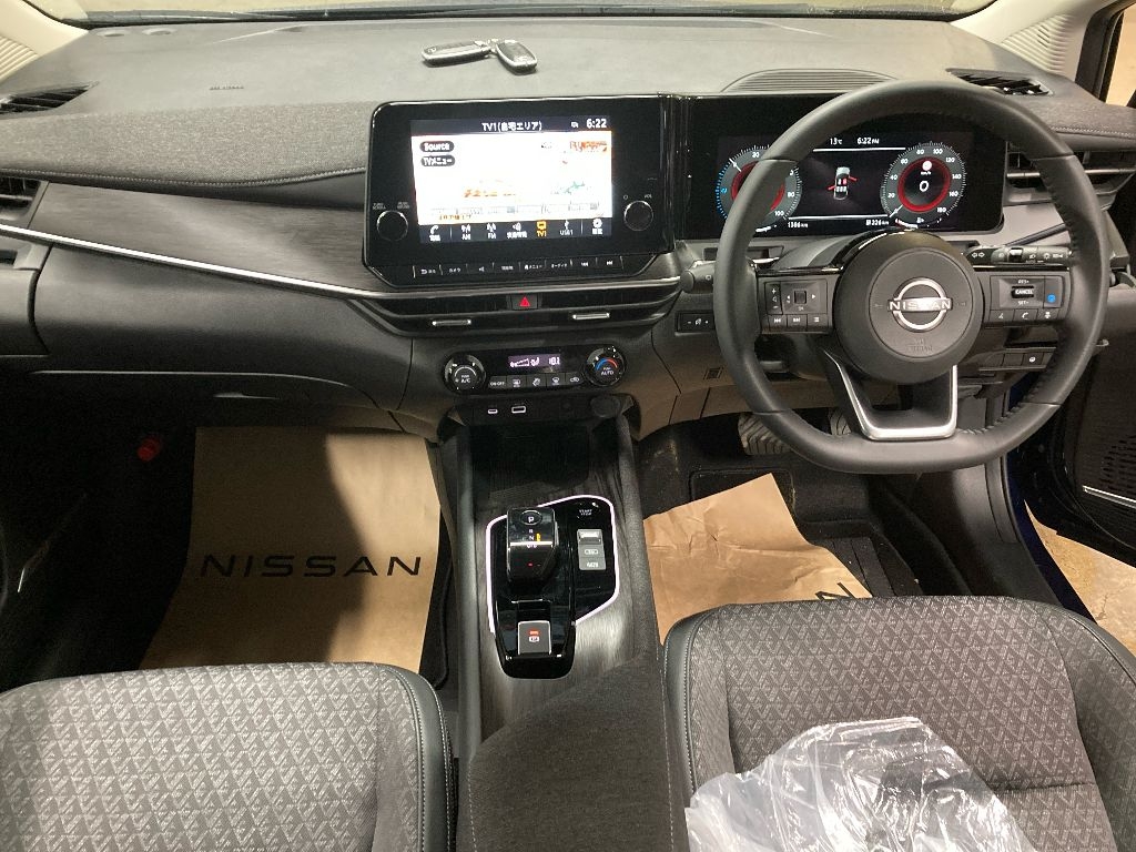 NISSAN AURA