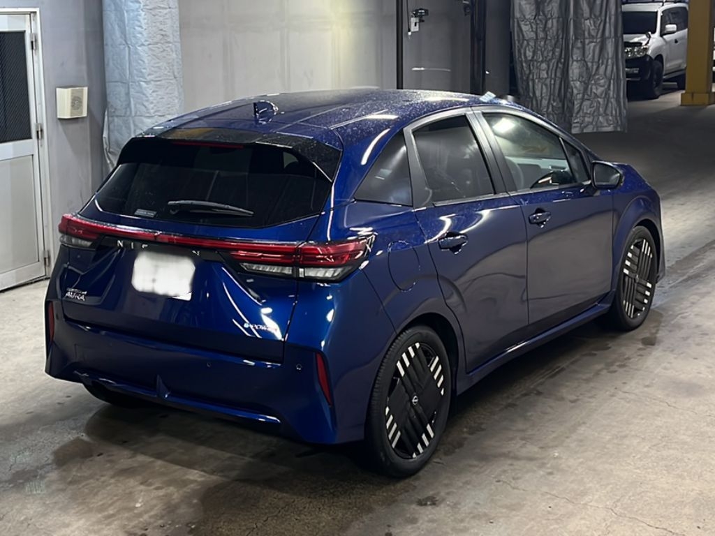 NISSAN AURA