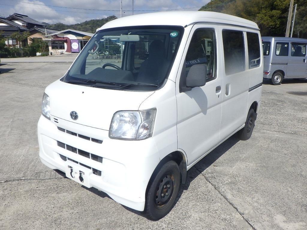 TOYOTA PIXIS VAN