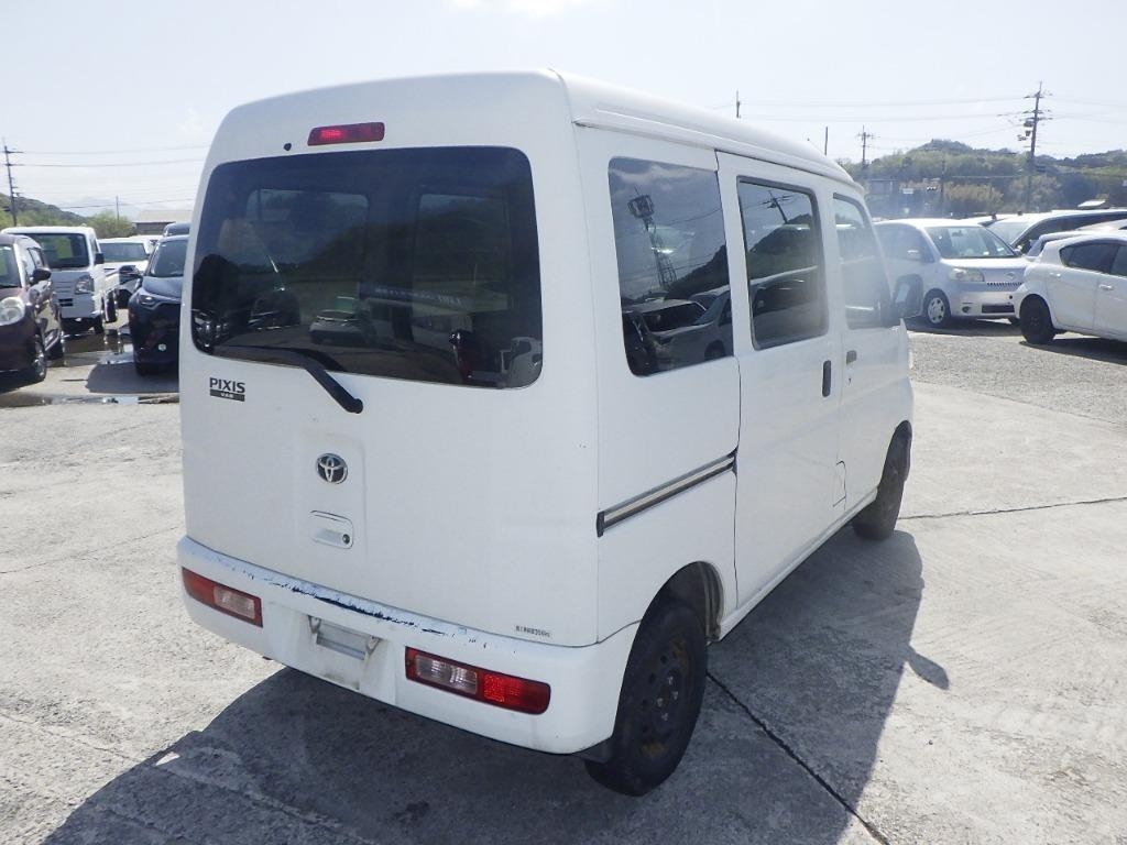 TOYOTA PIXIS VAN