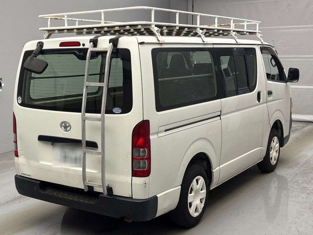 TOYOTA REGIUS ACE