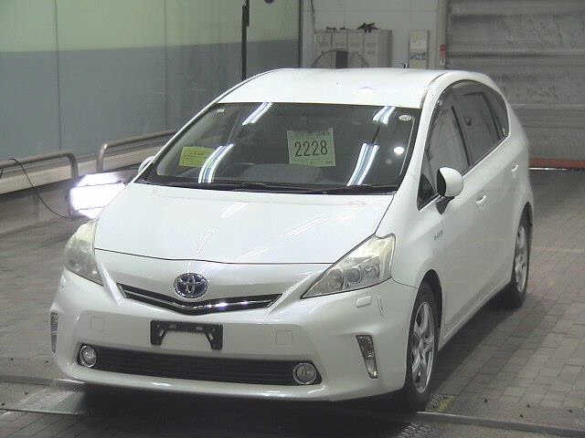 TOYOTA PRIUS ALPHA