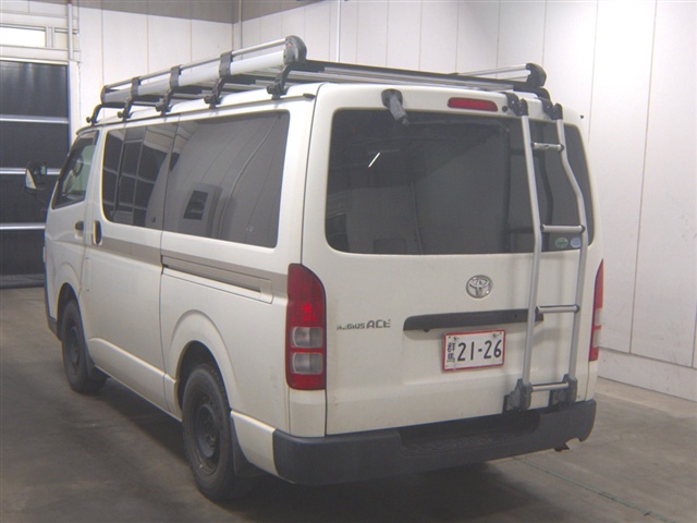 TOYOTA REGIUS ACE
