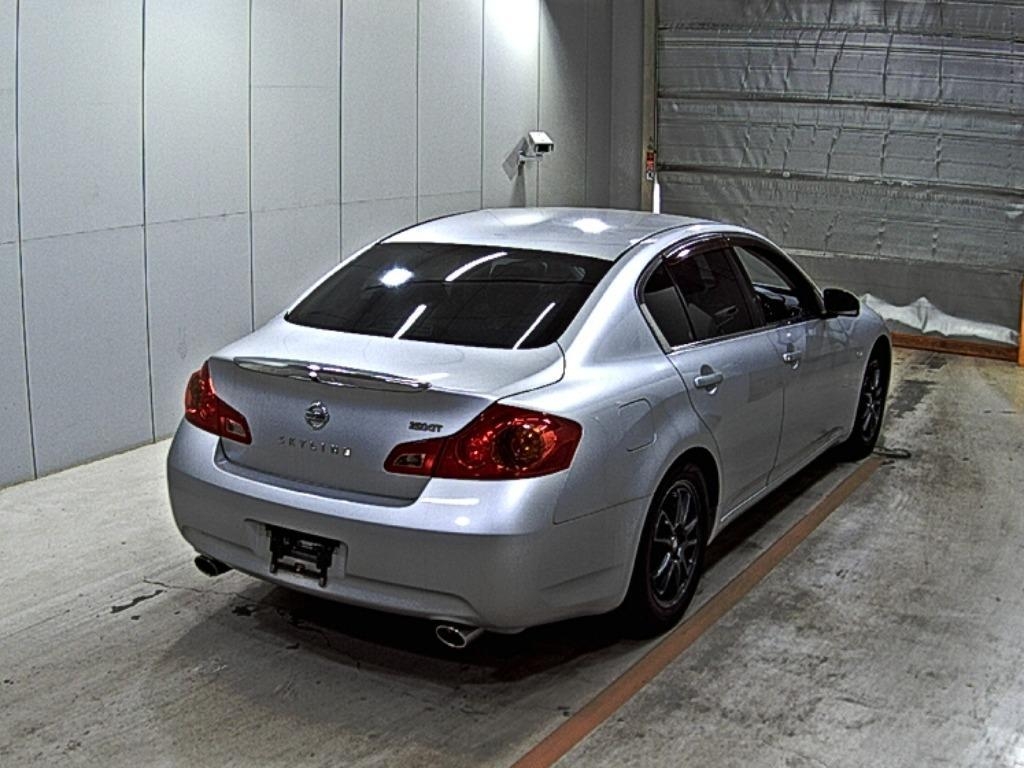 NISSAN SKYLINE