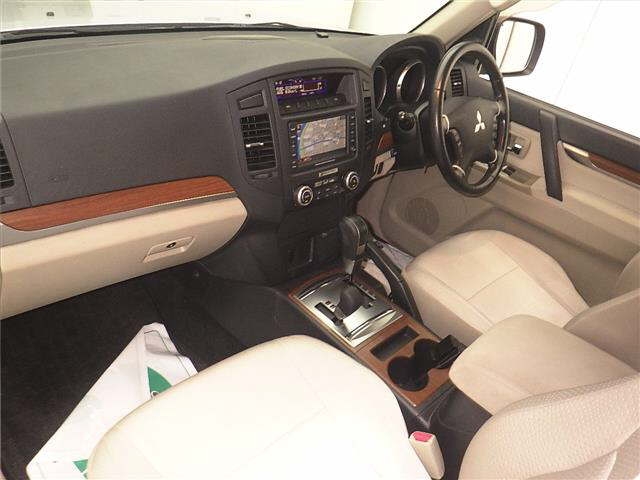 MITSUBISHI PAJERO