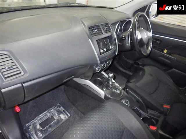 MITSUBISHI RVR