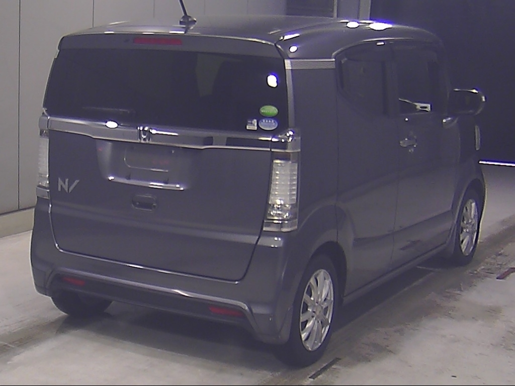 HONDA N-BOX SLASH
