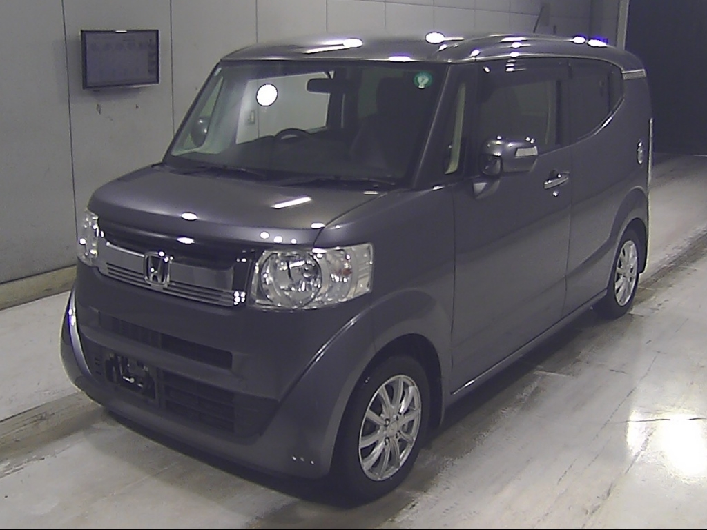 HONDA N-BOX SLASH
