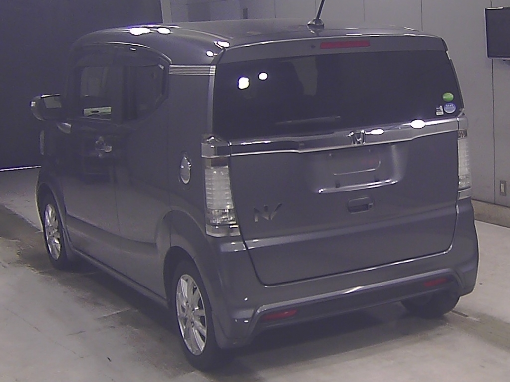 HONDA N-BOX SLASH