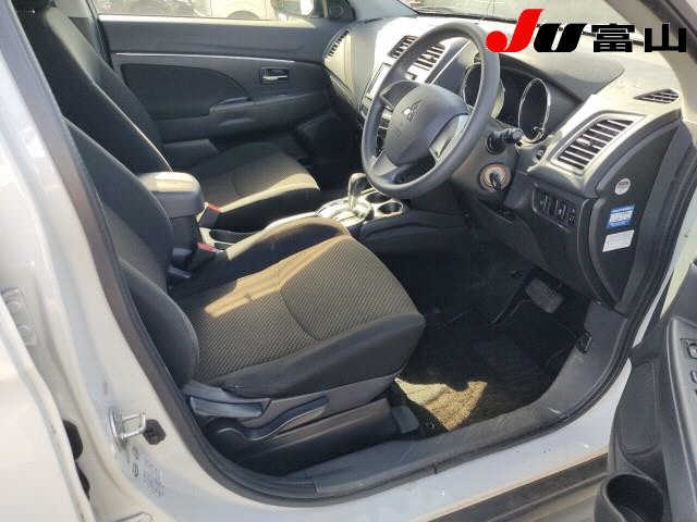 MITSUBISHI RVR
