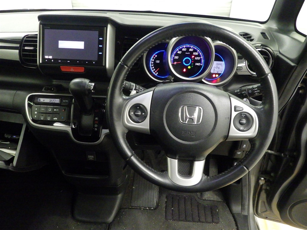 HONDA N-BOX