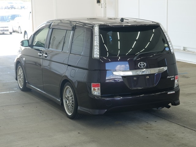 TOYOTA ISIS