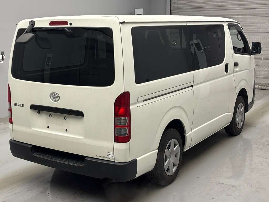 TOYOTA REGIUS ACE