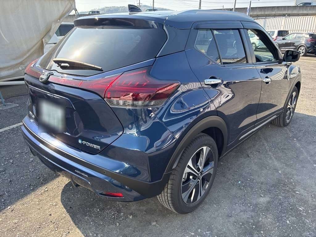 NISSAN KICKS