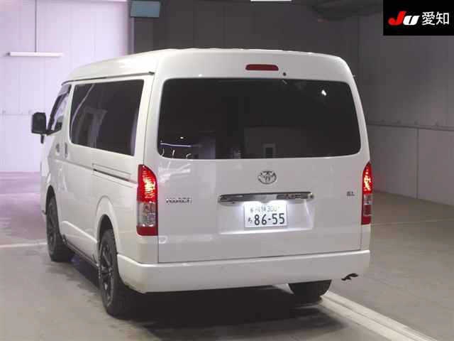 TOYOTA HIACE