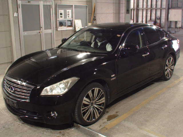 NISSAN FUGA