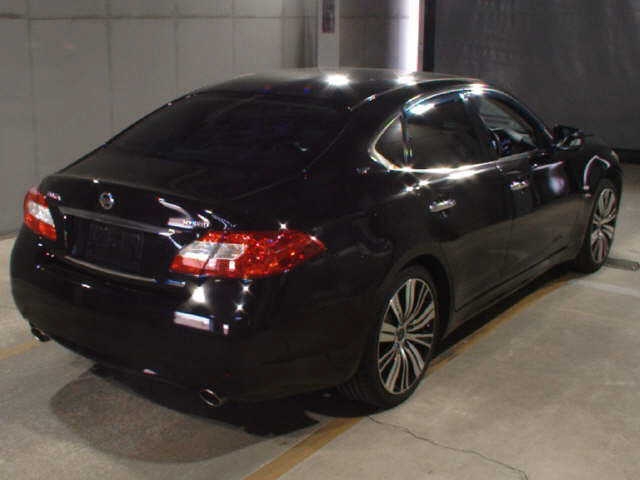 NISSAN FUGA