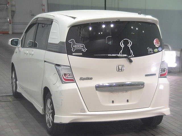 HONDA FREED SPIKE