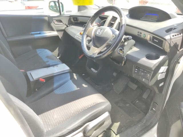 HONDA FREED SPIKE