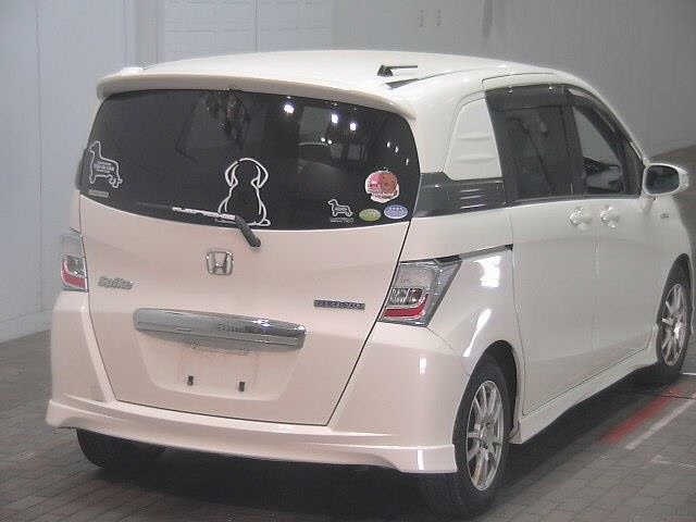 HONDA FREED SPIKE