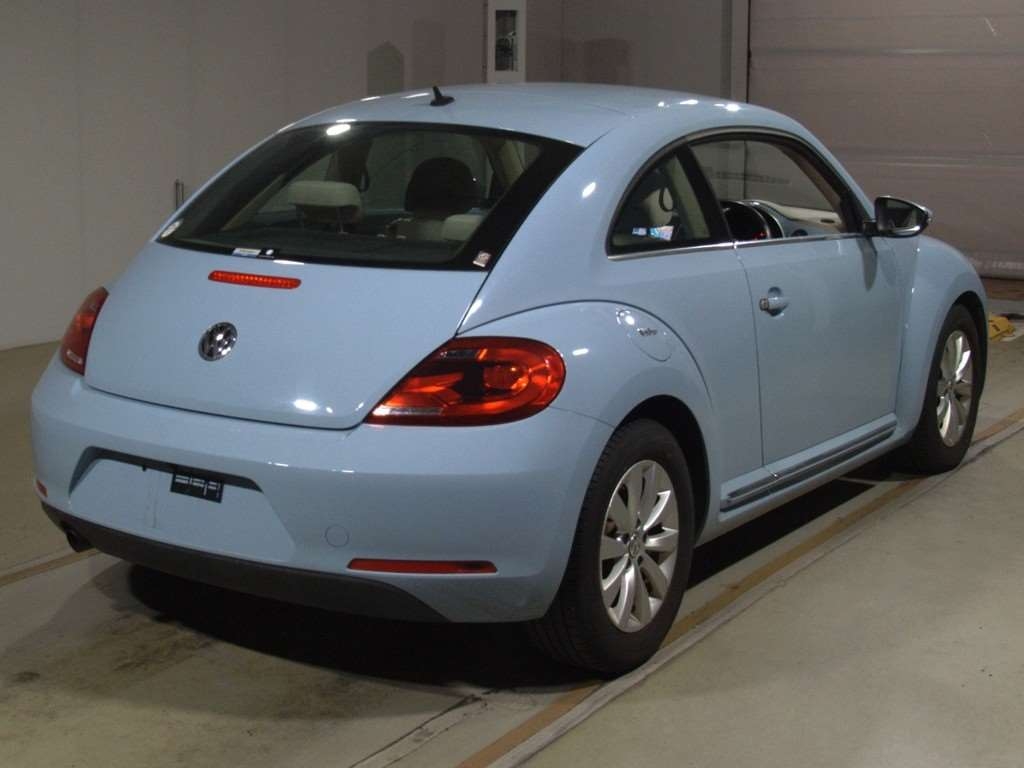 VOLKSWAGEN BEETLE