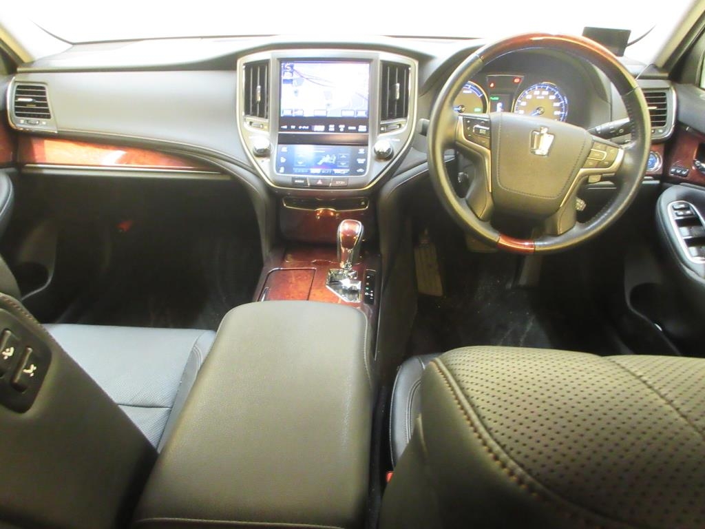 TOYOTA CROWN MAJESTA