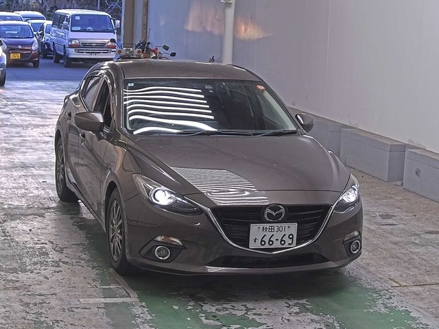 MAZDA AXELA