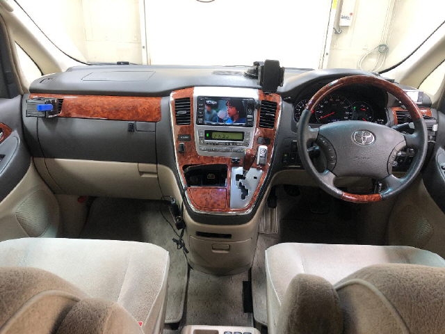 TOYOTA ALPHARD