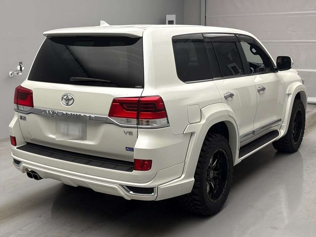 TOYOTA LAND CRUISER