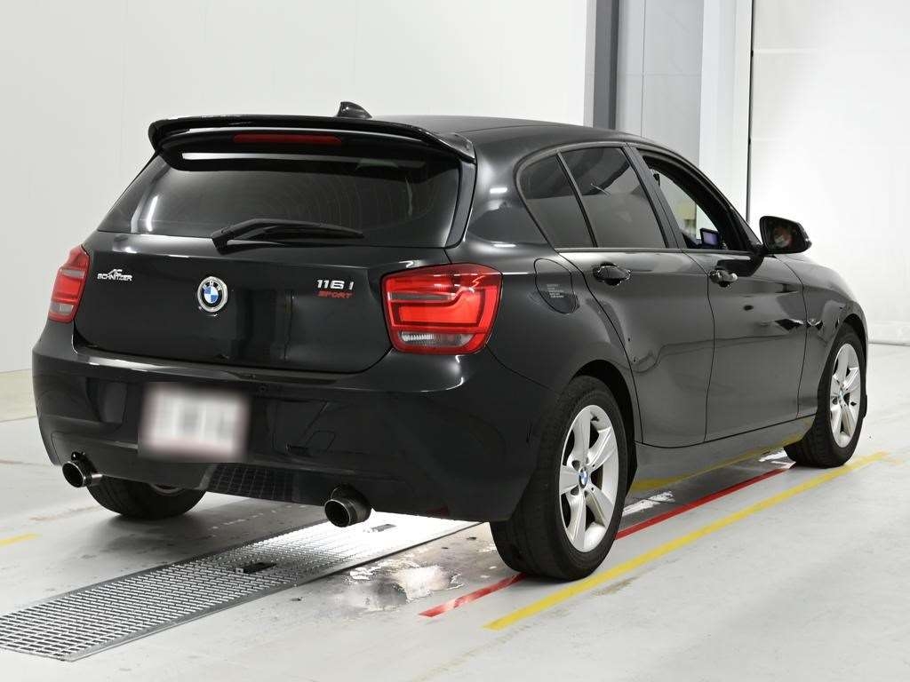 BMW 1-SERIES