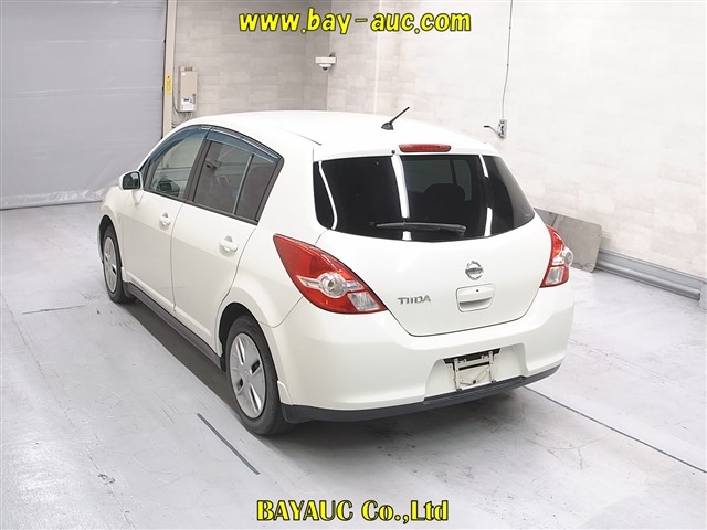 NISSAN TIIDA