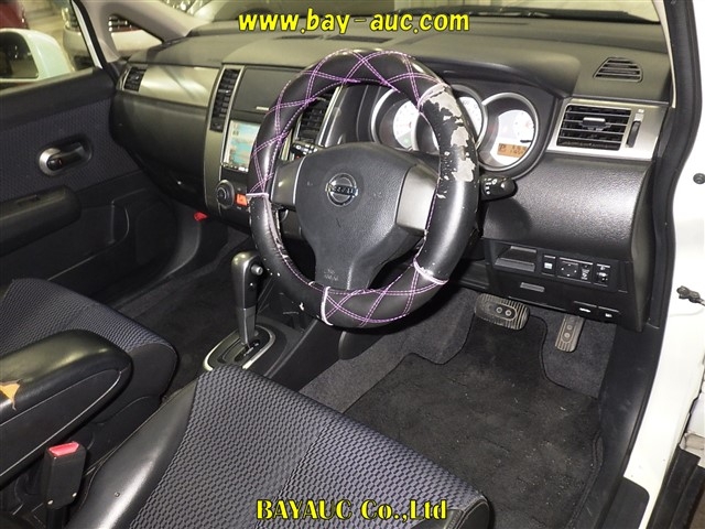 NISSAN TIIDA