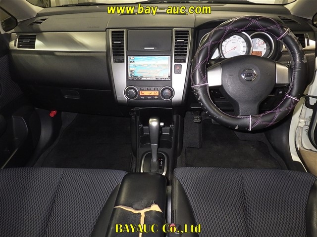 NISSAN TIIDA