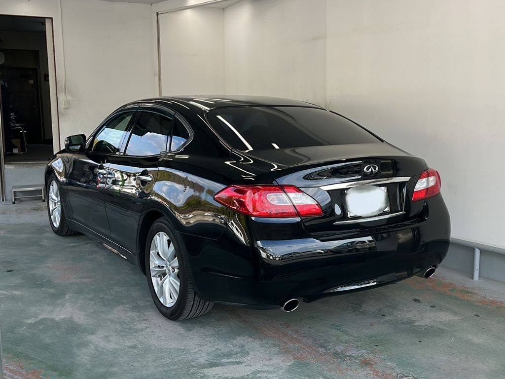 NISSAN FUGA