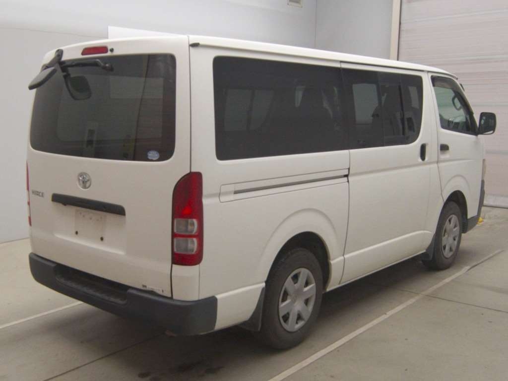 TOYOTA REGIUS ACE