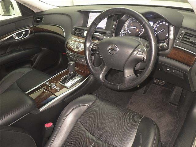 NISSAN FUGA