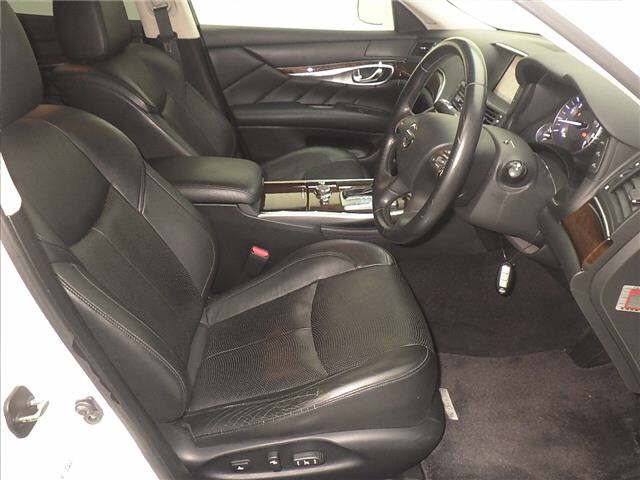NISSAN FUGA