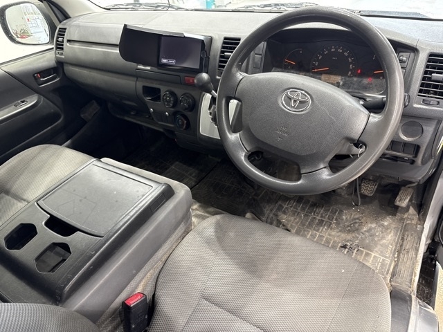 TOYOTA REGIUS ACE