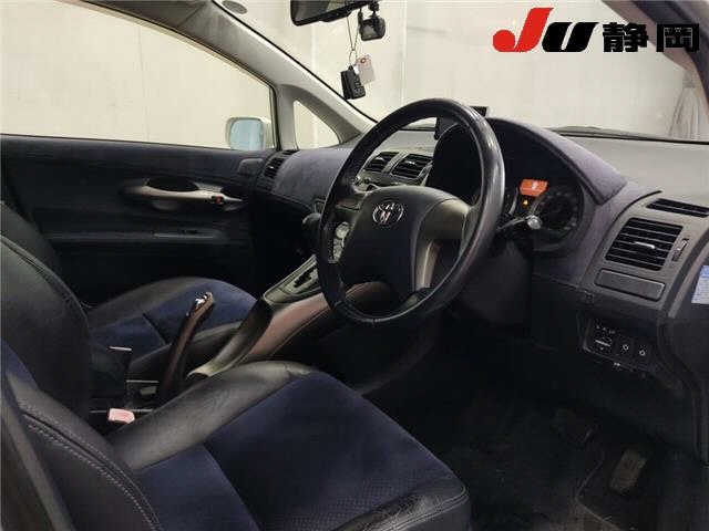 TOYOTA BLADE