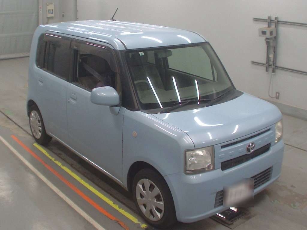 TOYOTA PIXIS SPACE