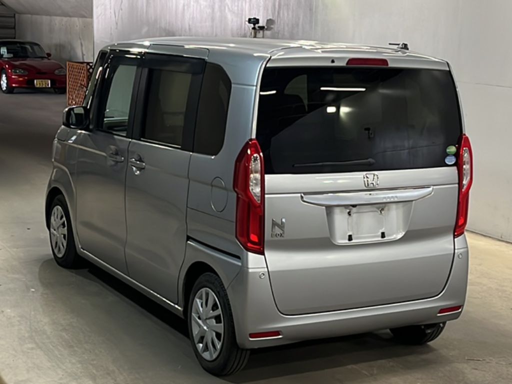 HONDA N-BOX