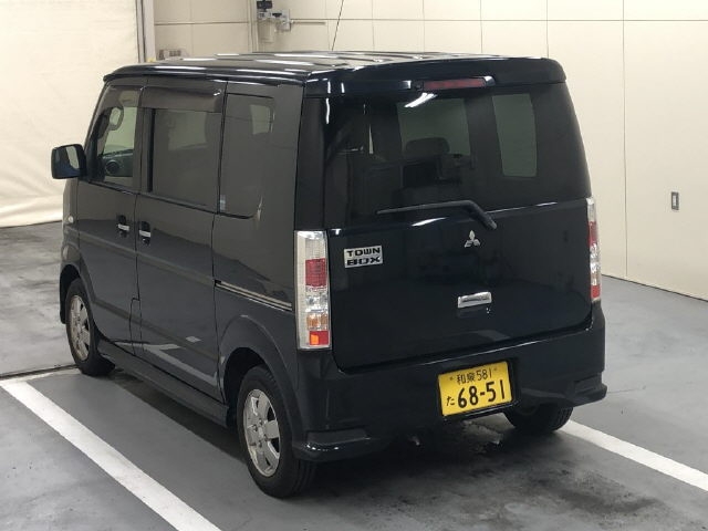 MITSUBISHI TOWN BOX