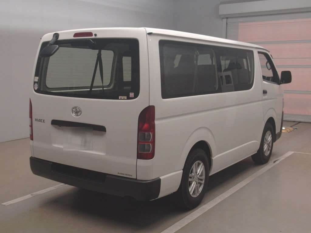 TOYOTA REGIUS ACE