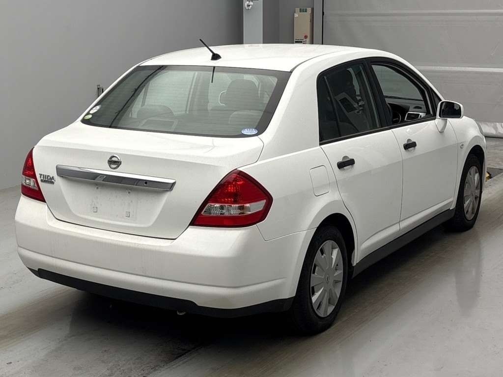NISSAN TIIDA LATIO