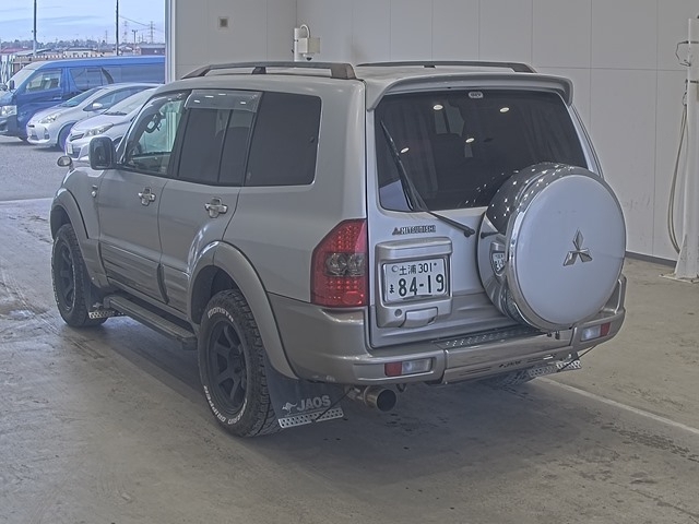 MITSUBISHI PAJERO