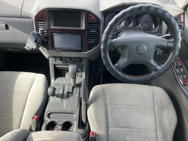 MITSUBISHI PAJERO