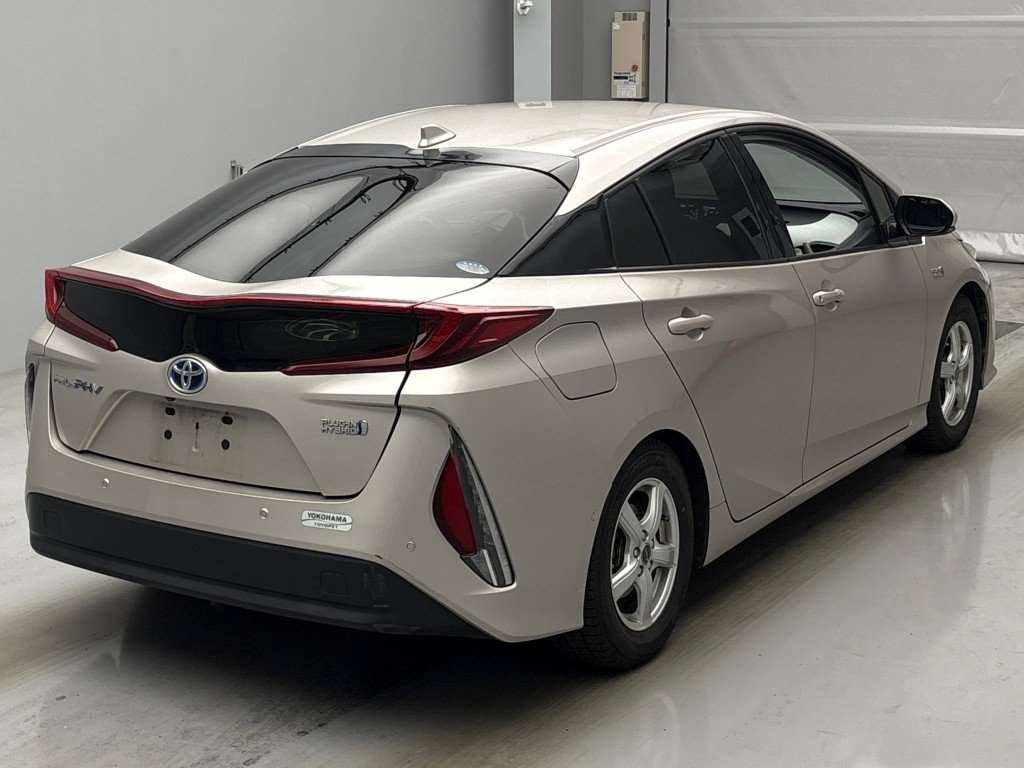 TOYOTA PRIUS PHV