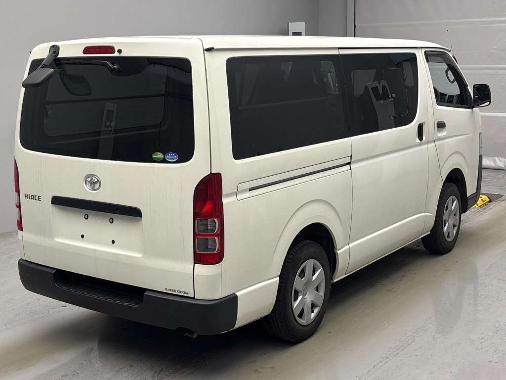 TOYOTA REGIUS ACE