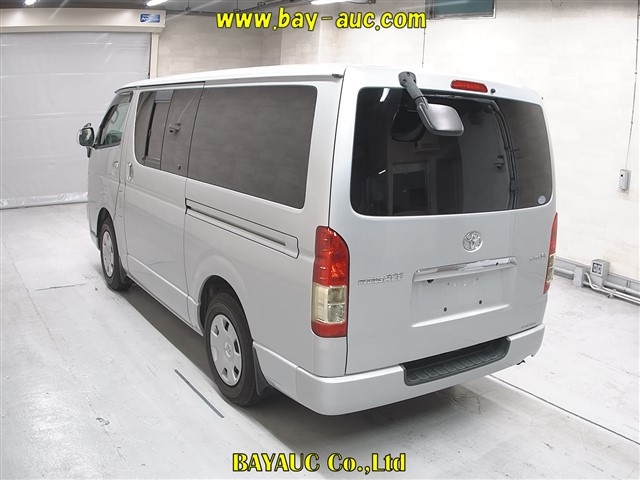 TOYOTA REGIUS ACE