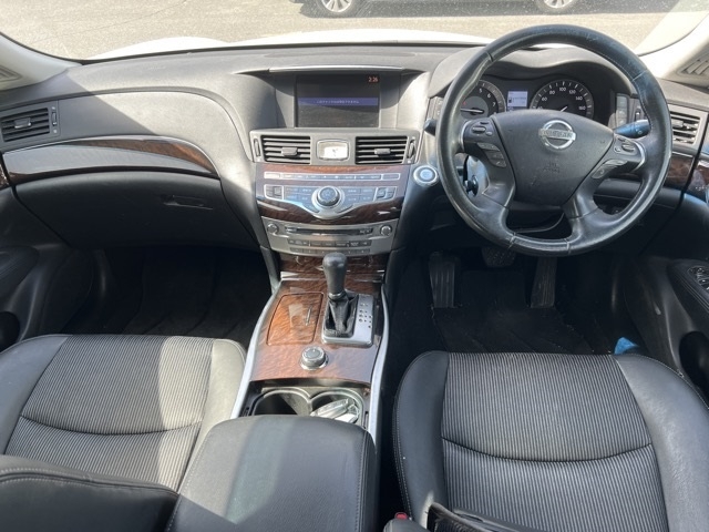 NISSAN FUGA